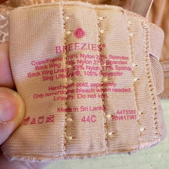 44C Breezies Bra Nude Rose Seamless Wirefree Support - Picture 16 of 16